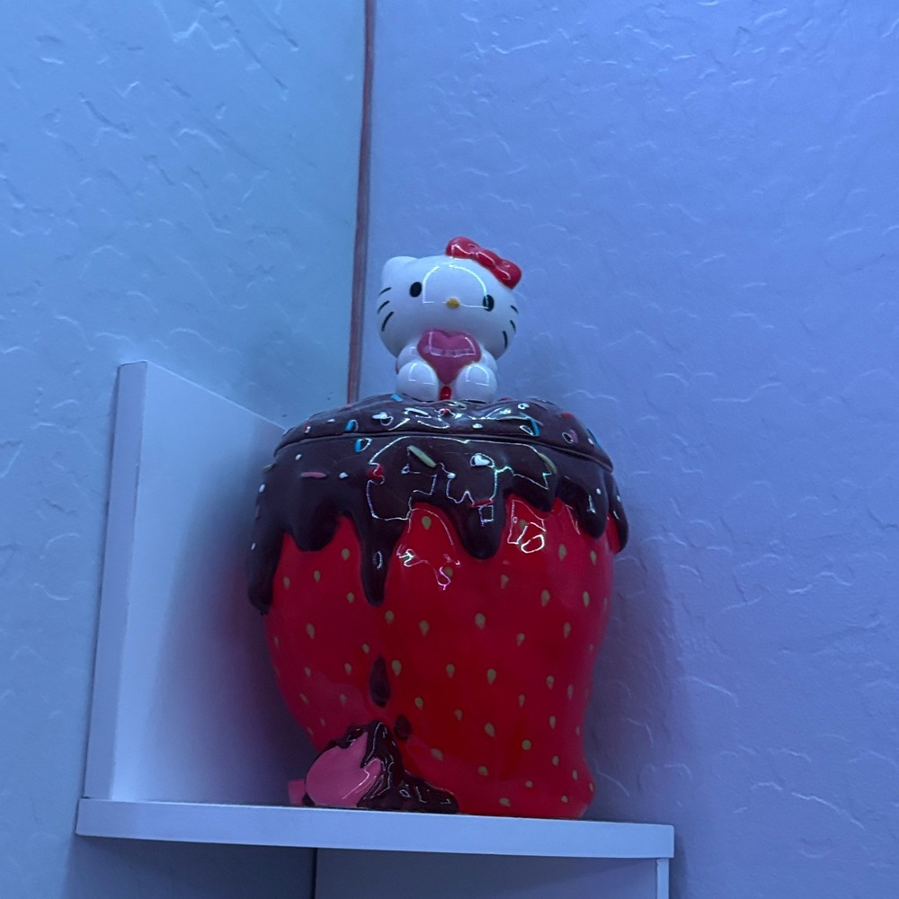 hello kitty strawberry ceramic